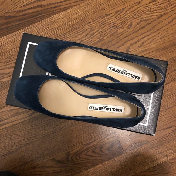 Karl Lagerfeld Paris Block Heel Pump Navy/Sliver - Picture 4 of 8